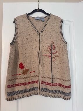 Liz & Me Beige Speckled Zip Front Knit Vest with Red and Brown Accents